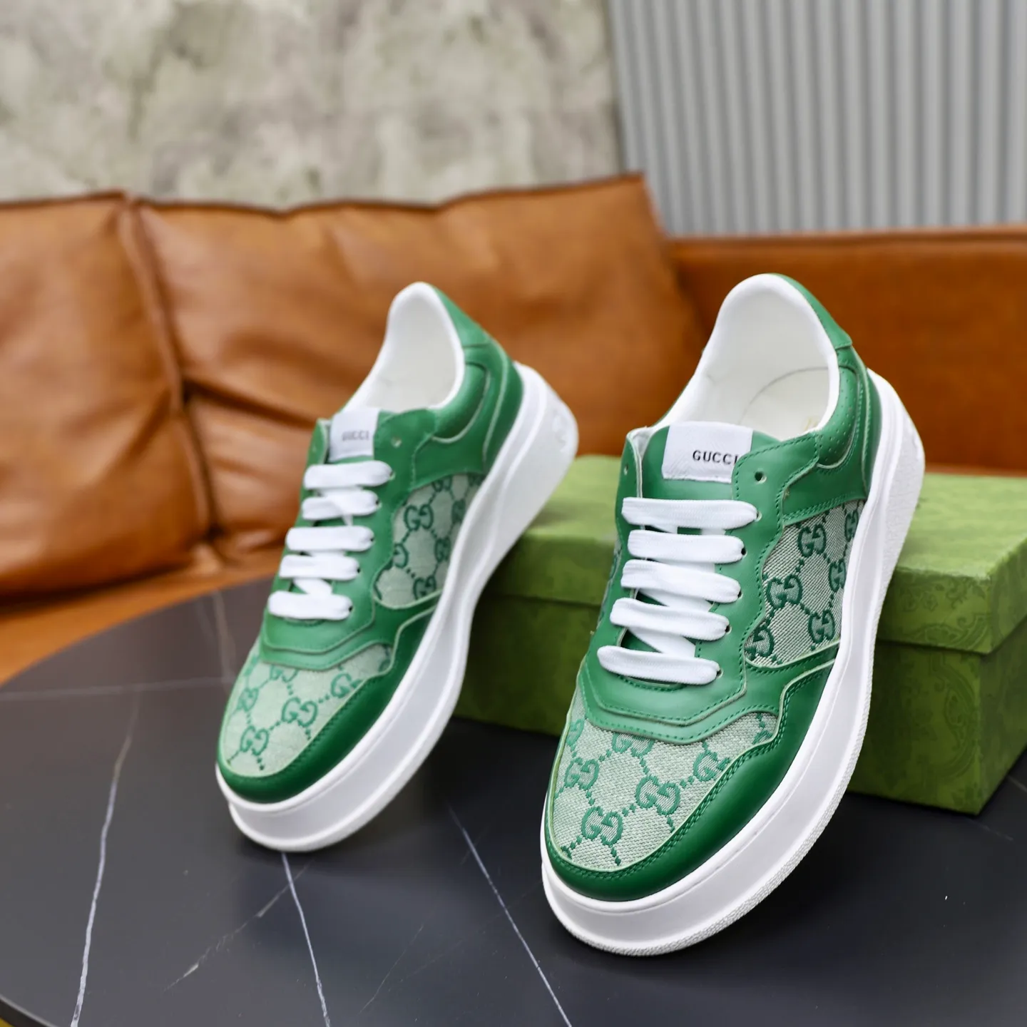 Men's shoes: 400💰🙅‍♂️🙅‍♂️🙅‍♂️ Brand: GUCCI Standard code: 38-44 (45 customized) Grade: Same as the official website Material: Original leather splicing brand cloth Comfortable and breathable sheepskin lining Lightweight wear-resistant outsole Style category: Men's fashion casual shoes Sports shoes Distinguished luxury brand elements Top luxury Color: actual picture color